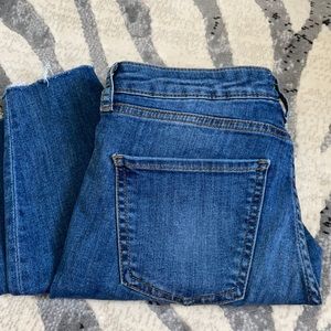 DISTRESSED/RIPPED ZARA JEANS